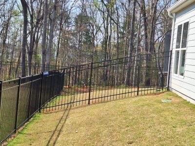 Top Notch Aluminum Fence Installation