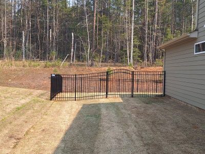 Top Notch Aluminum Fence Installation Project
