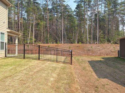 Top Notch Aluminum Fence Installation Service